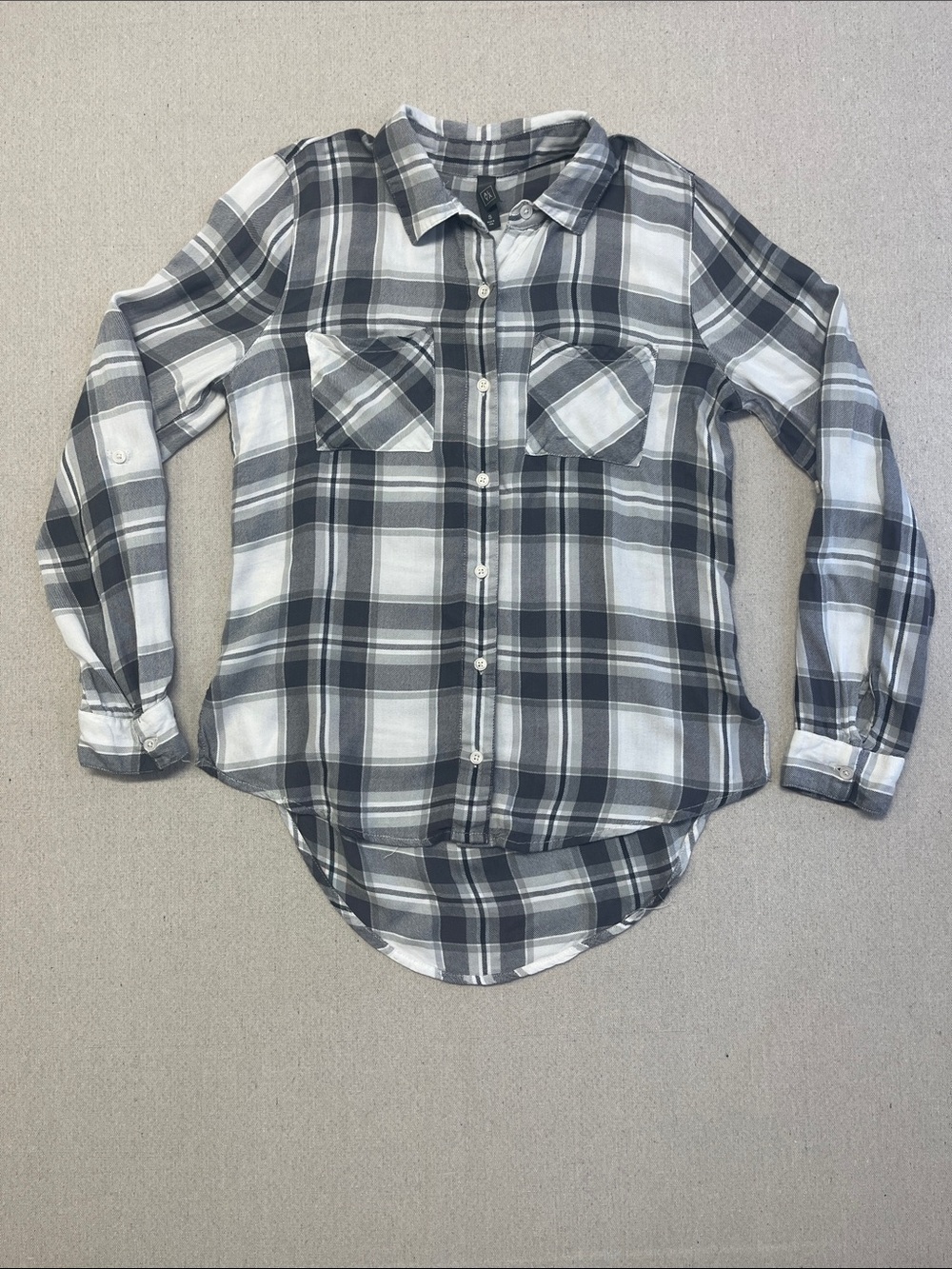 ALYA Womens Small Plaid Button Down Shirt Gray White Rayon Roll Tab Sleeve